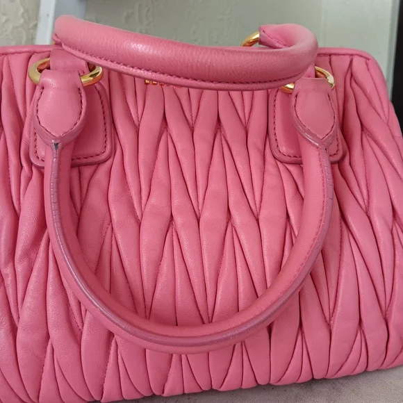 Miu Miu 💕 Pink Matelasse Nappa Leather Top Handle Satchel Bag Pristine ✨ - Picture 11 of 16